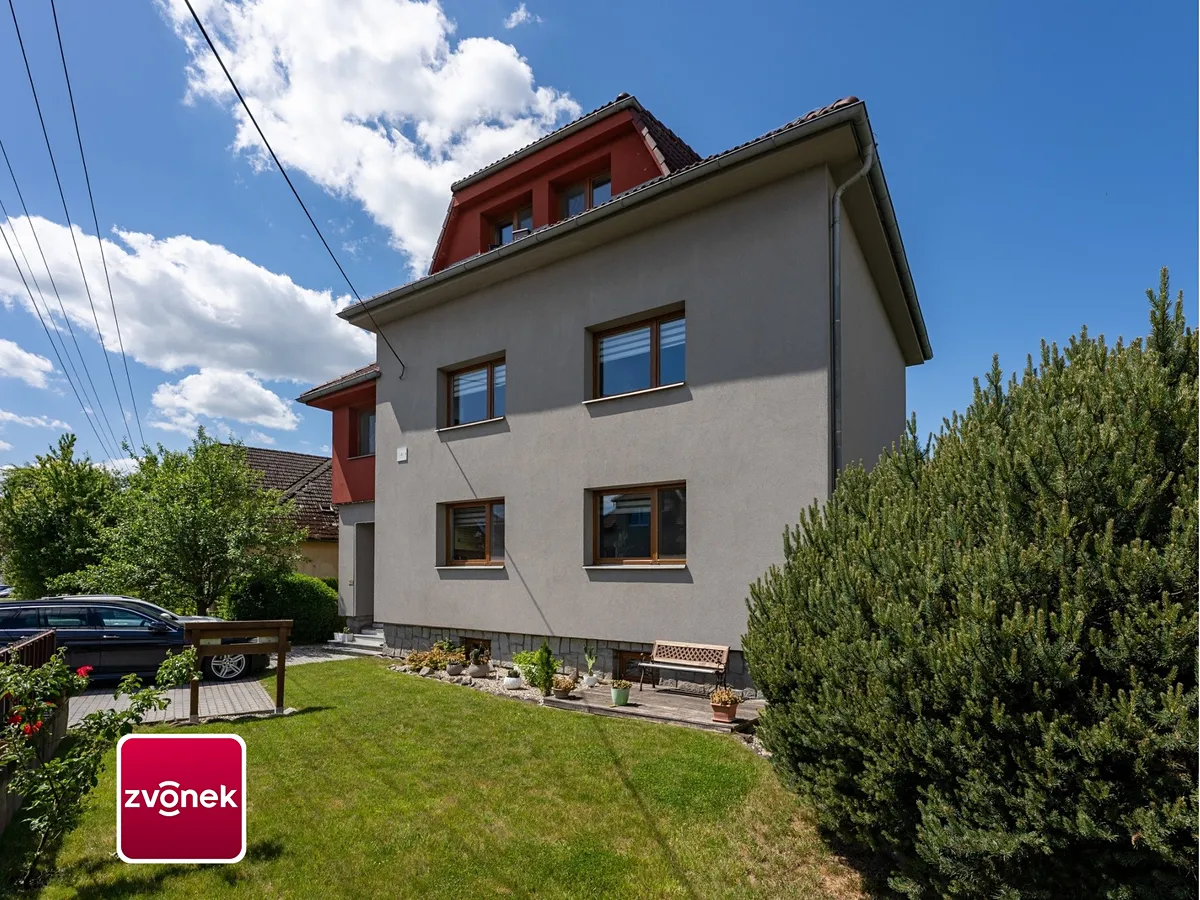 Prodej rodinného domu 284 m², pozemek 784 m²